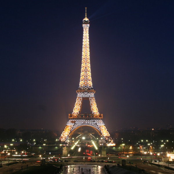 http://www.mariusztravel.com/zdjecia/francja/47_francja_paryz_wieza_eiffel.JPG